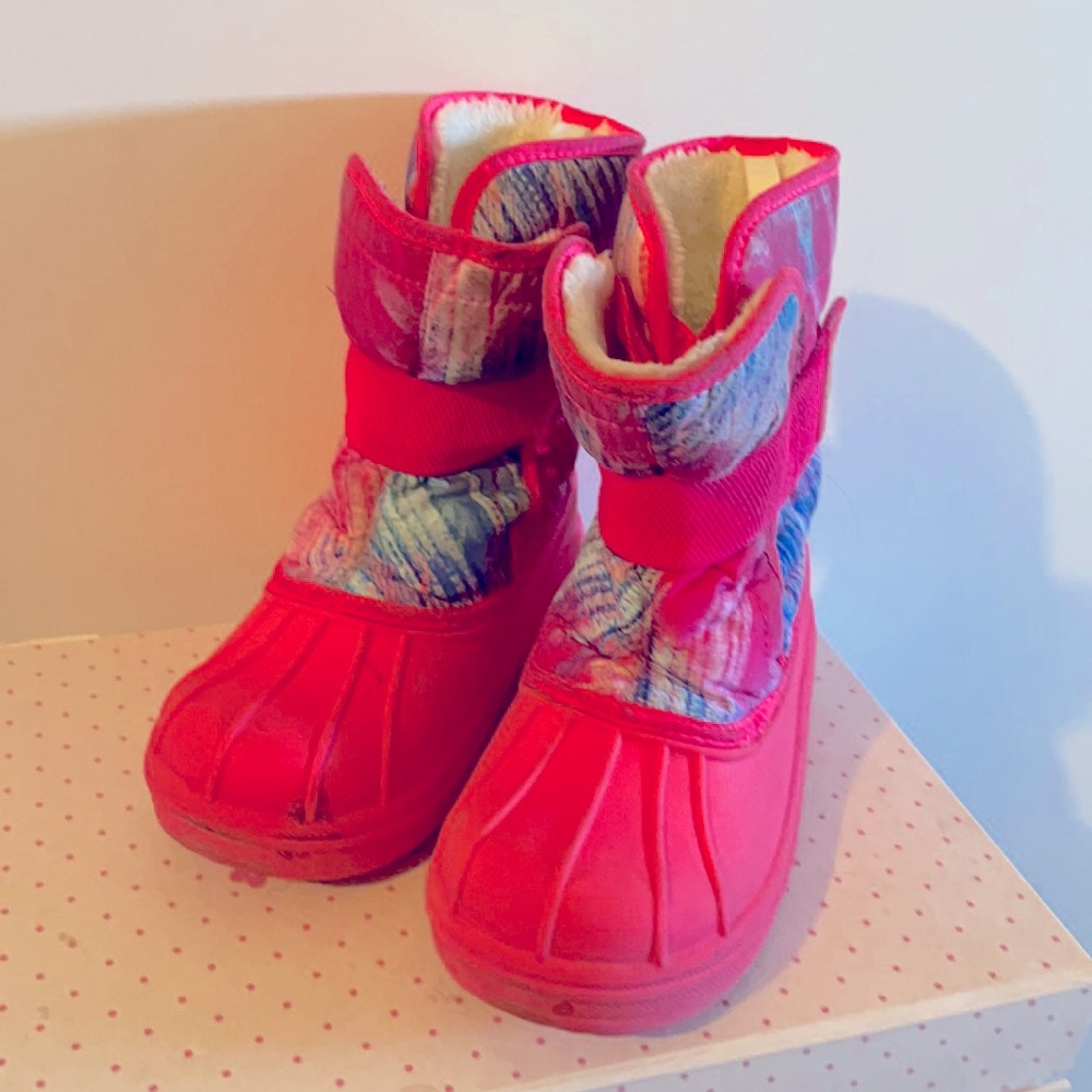 Snow boots
